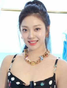 Ningning (singer)