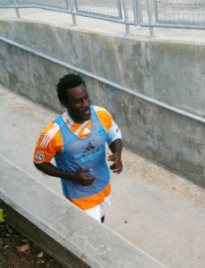 Ade Akinbiyi