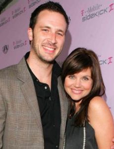 Brady Smith and Tiffani Amber Thiessen