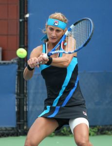 Edina Gallovits-Hall