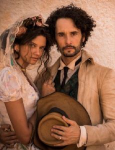 Rodrigo Santoro and Marina Nery
