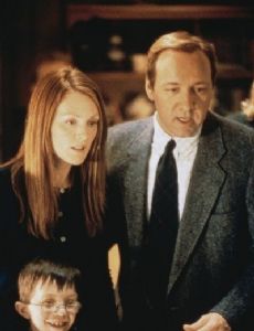 Julianne Moore and Kevin Spacey