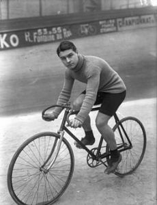 Léon Comès