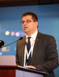 Miklós Seszták