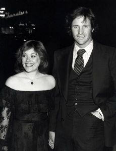 Robert Hays and Donna Pescow