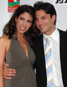 Linda López and Adam Goldfried