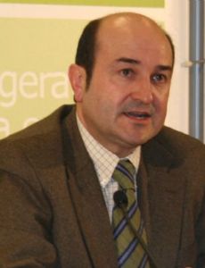 Andoni Ortuzar