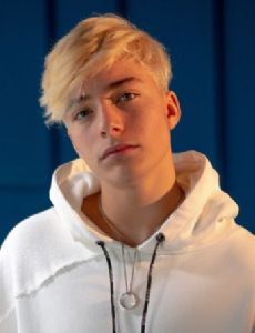 Izan Llunas