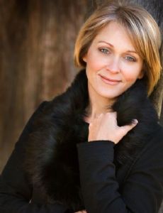 Tracey Curro