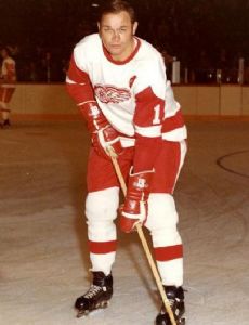 Ted Harris (ice hockey)