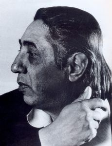 Vruir Galstian