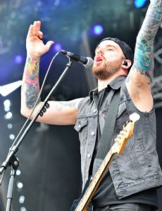 Josh Gilbert (musician)