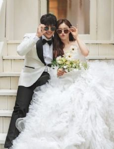 Park Ji-yeon and Hwang Jae-gyun