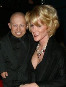 Verne Troyer and Genevieve Gallen