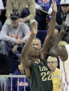 Cameron Moore (basketball)