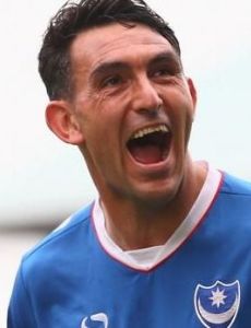 Gary Roberts (footballer born 1984)