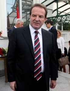 Bogoljub Karić