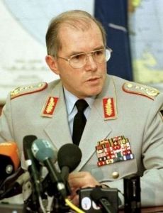 Klaus Naumann
