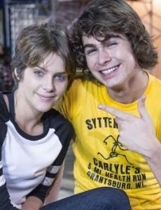 Rafael Vitti and Isabella Santoni