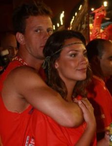 Camila Rodrigues and Eduardo Pelizzari