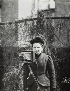 Christina Broom