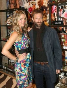 Molly Sims and Aaron Eckhart