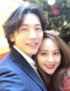 Tae Young Ki and Yoo-jin Kim