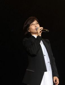 Lee Sun-hee (singer)