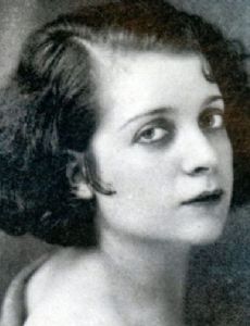 Marika Nezer