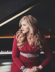 Jennifer Thomas (pianist)