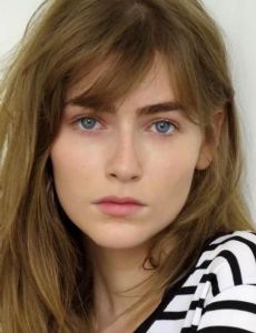 Eve Delf