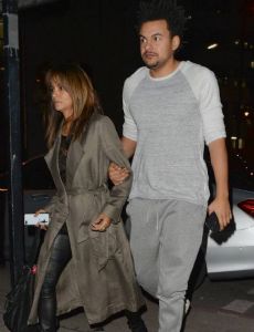 Halle berry dating 