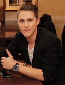 Szabolcs Varga (singer)