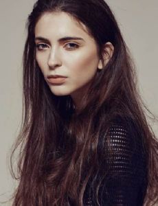 Laura Winges