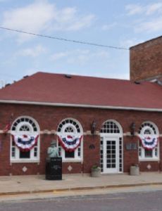 La Porte City Station
