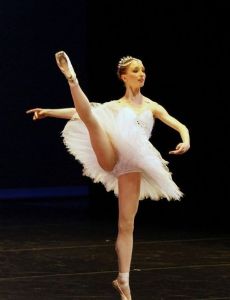 Claudia Dean