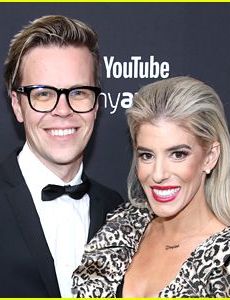 Rebecca Zamolo and Matt Yoakum