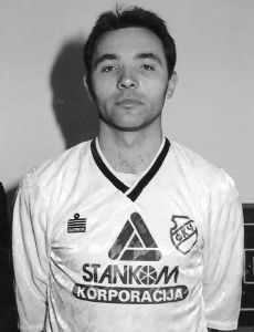 Nenad Nikolić (footballer, born 1961)