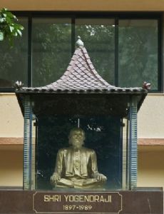 Shri Yogendra