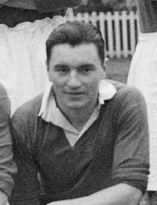 Ken Armstrong (footballer born 1924)