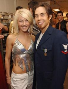 Apolo Ohno and Julianne Hough