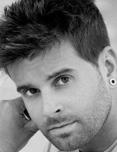 Mario Álvarez (singer)