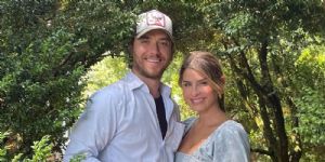 Jeremy Sumpter and Elizabeth Treadway (I)