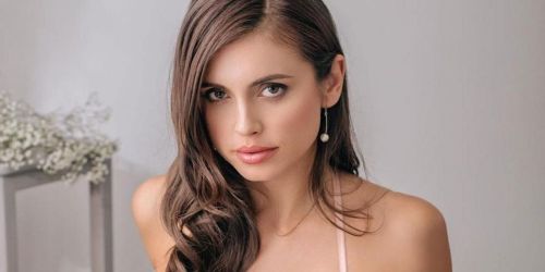 Actresses from Sarajevo - FamousFix.com list