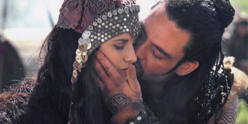 Lucy Lawless and Marton Csokas