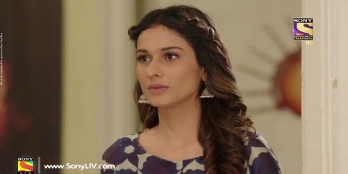 Who Is Aneri Vajani Dating Aneri Vajani Boyfriend Husband She was born in mumbai, maharashtra, and belongs to gujarati family.