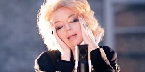 Lauren Harries