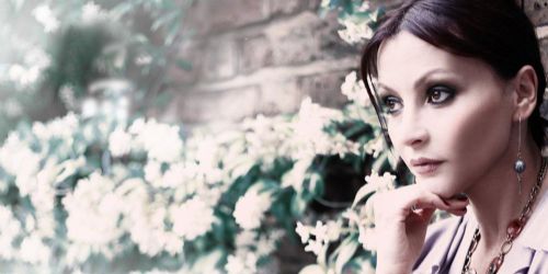 Pearl Lowe