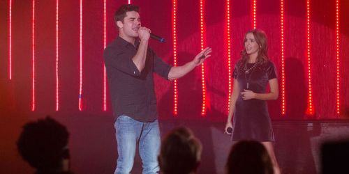 Zoey Deutch and Zac Efron