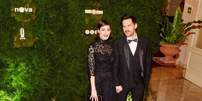 Lizzy Caplan and Tom Riley